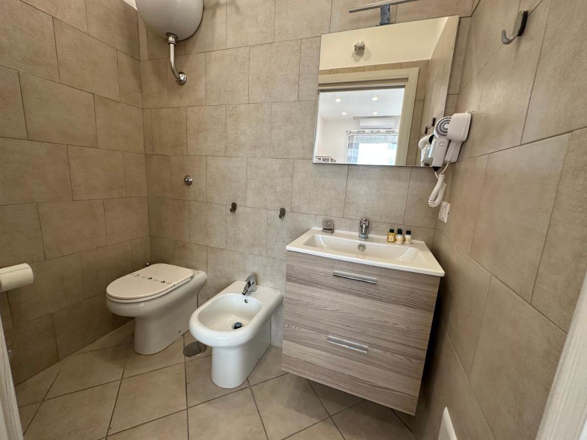 B&B Off Rooms And Relax Napoli Eksteriør bilde