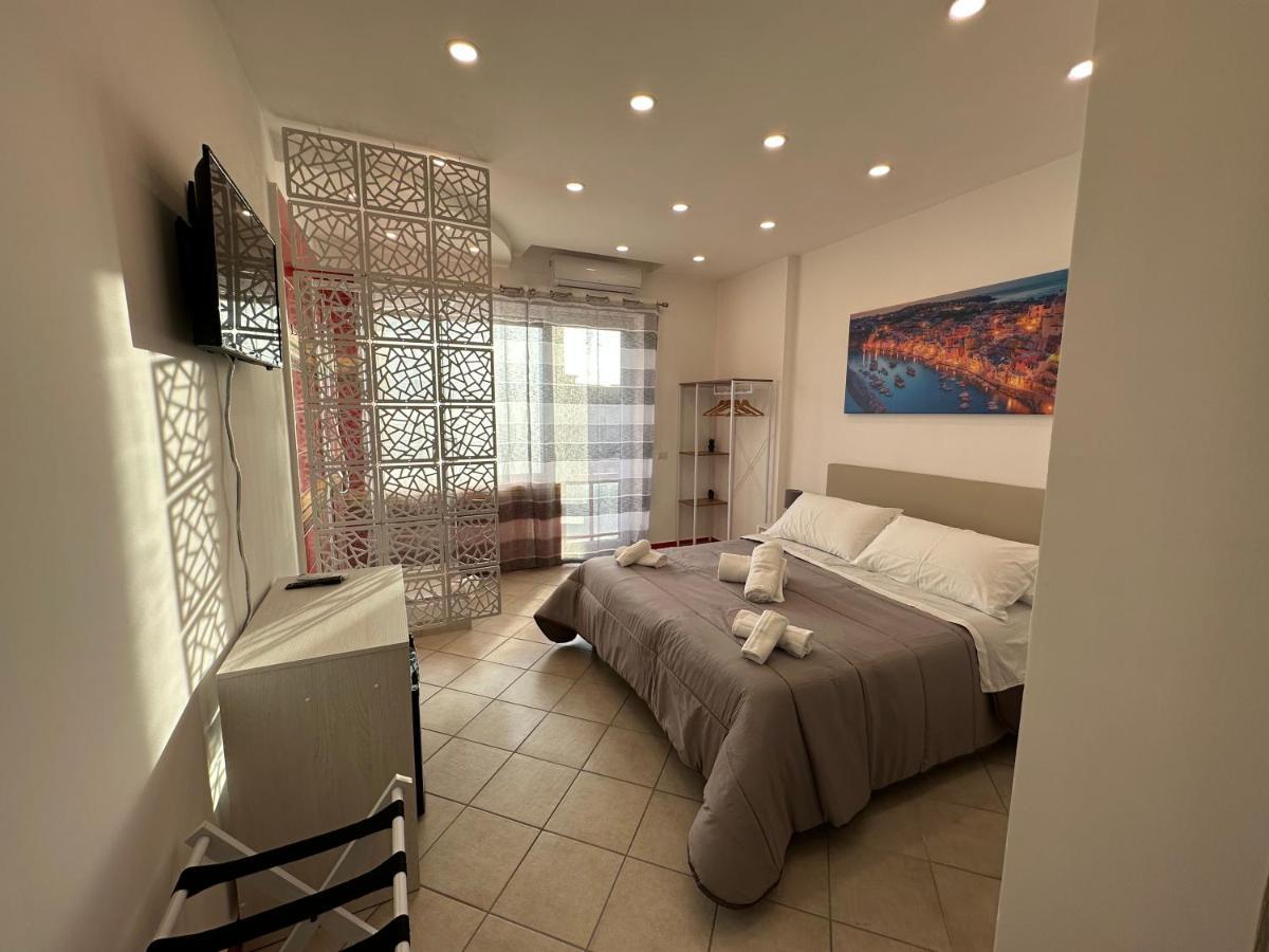 B&B Off Rooms And Relax Napoli Eksteriør bilde