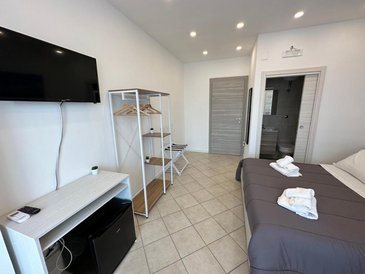 B&B Off Rooms And Relax Napoli Eksteriør bilde