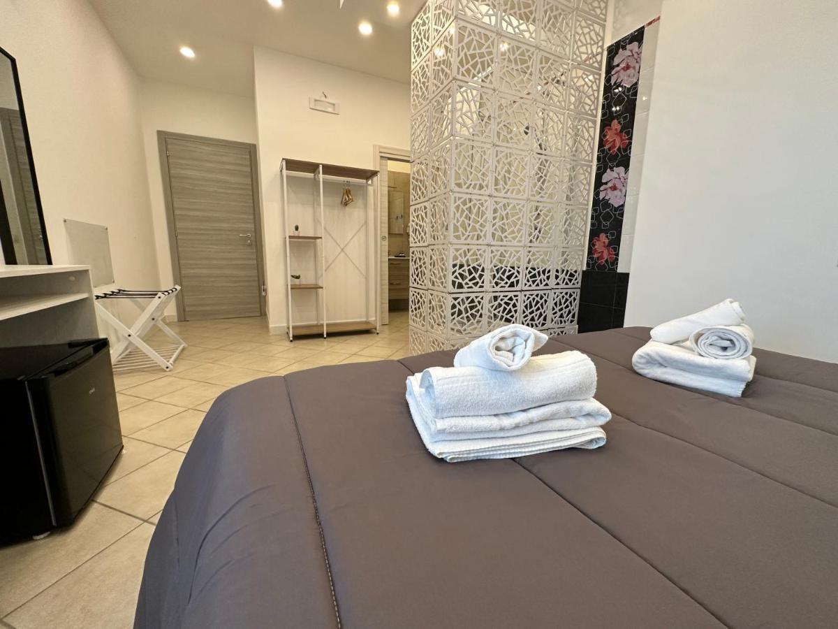 B&B Off Rooms And Relax Napoli Eksteriør bilde