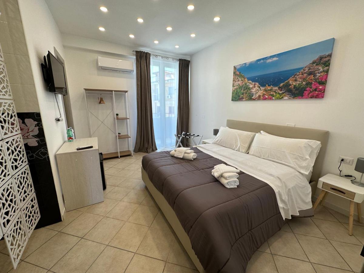 B&B Off Rooms And Relax Napoli Eksteriør bilde