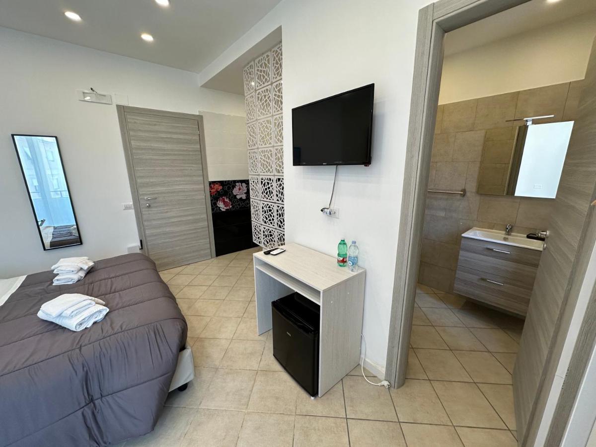 B&B Off Rooms And Relax Napoli Eksteriør bilde