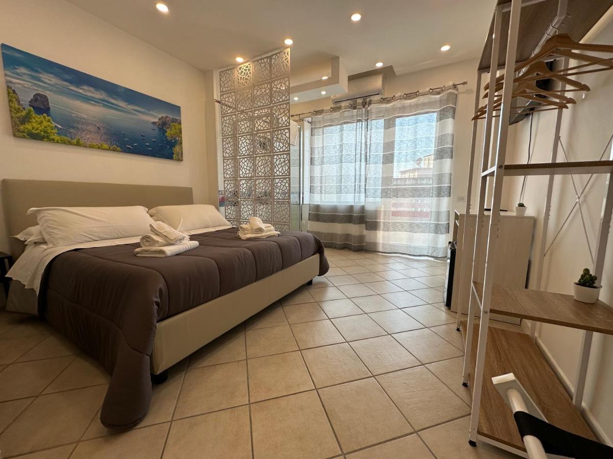 B&B Off Rooms And Relax Napoli Eksteriør bilde