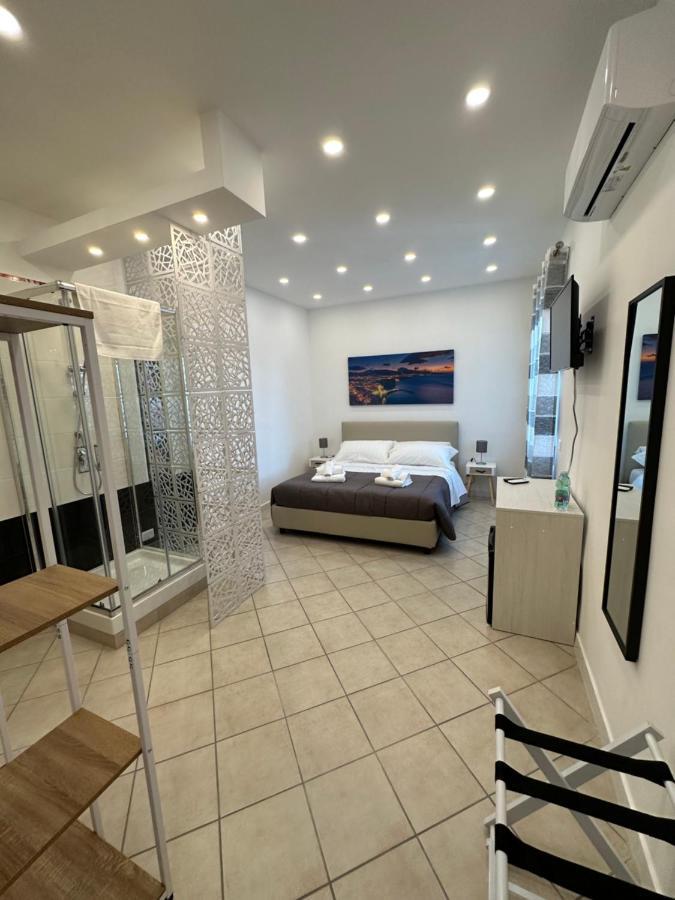 B&B Off Rooms And Relax Napoli Eksteriør bilde