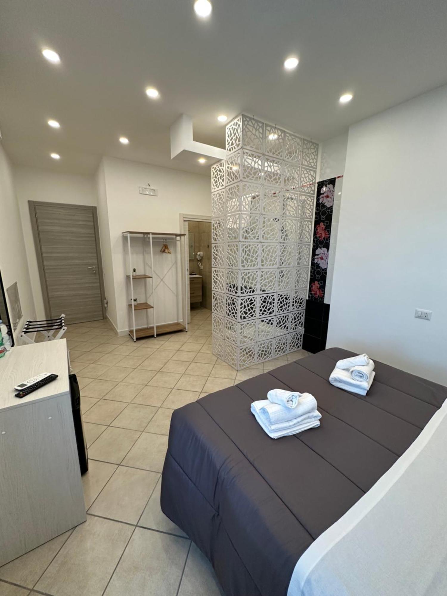 B&B Off Rooms And Relax Napoli Eksteriør bilde